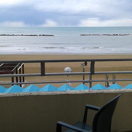 Hotel Flying Pesaro Ngoại thất bức ảnh