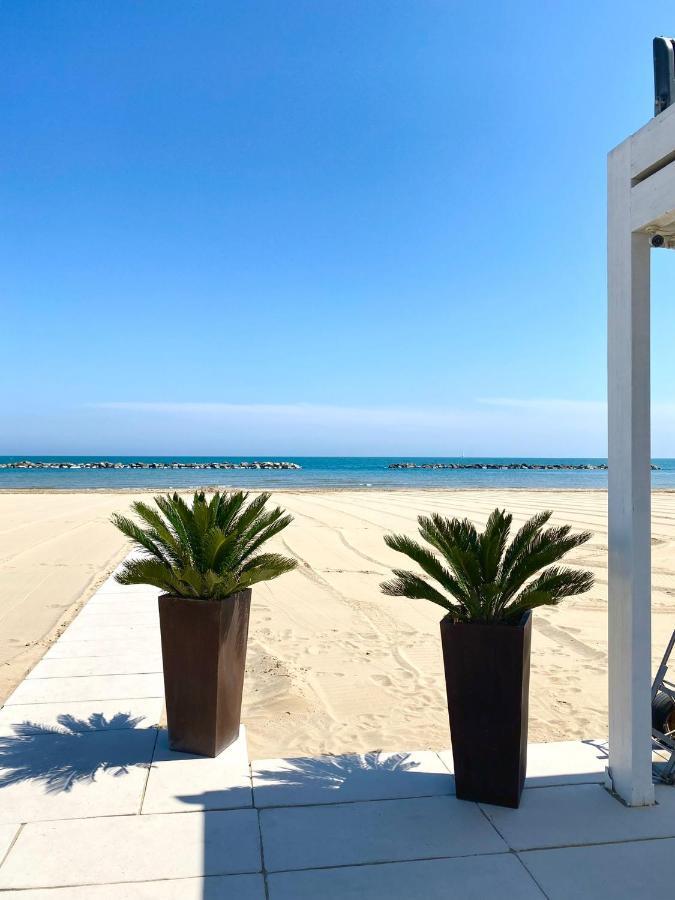 Hotel Flying Pesaro Ngoại thất bức ảnh