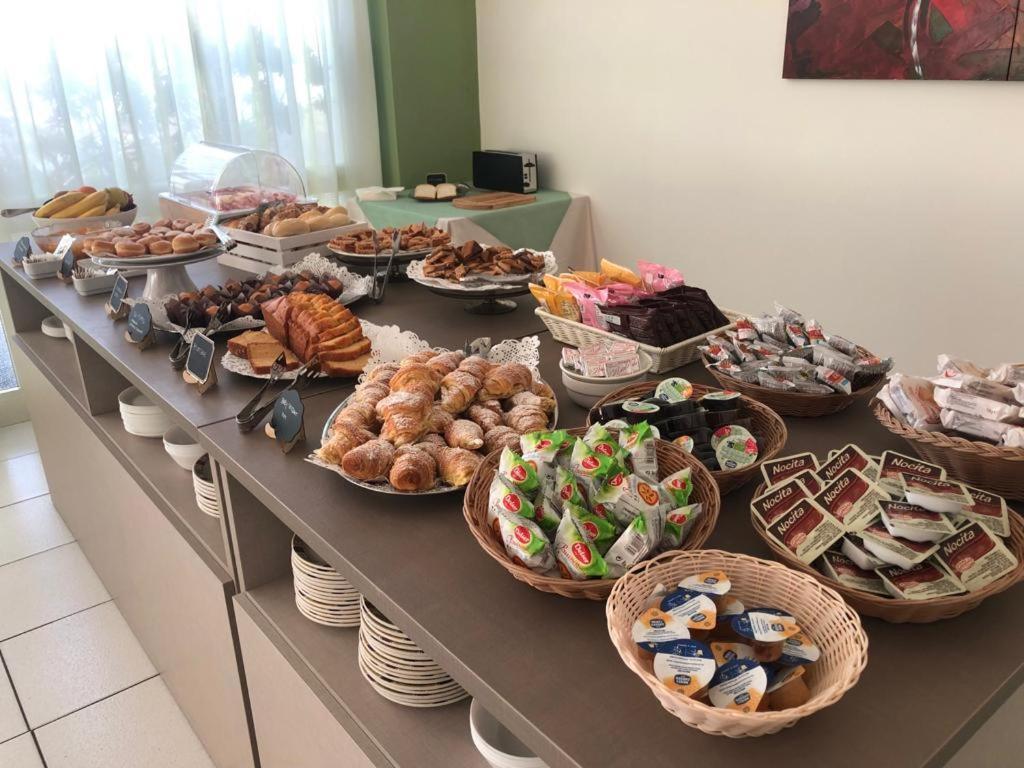 Hotel Flying Pesaro Ngoại thất bức ảnh