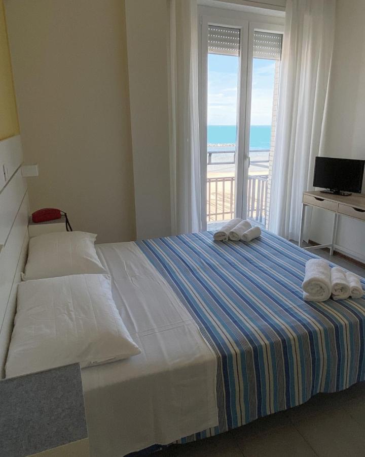 Hotel Flying Pesaro Ngoại thất bức ảnh