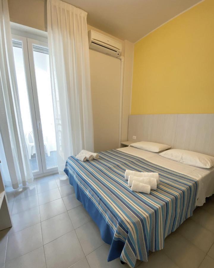 Hotel Flying Pesaro Ngoại thất bức ảnh