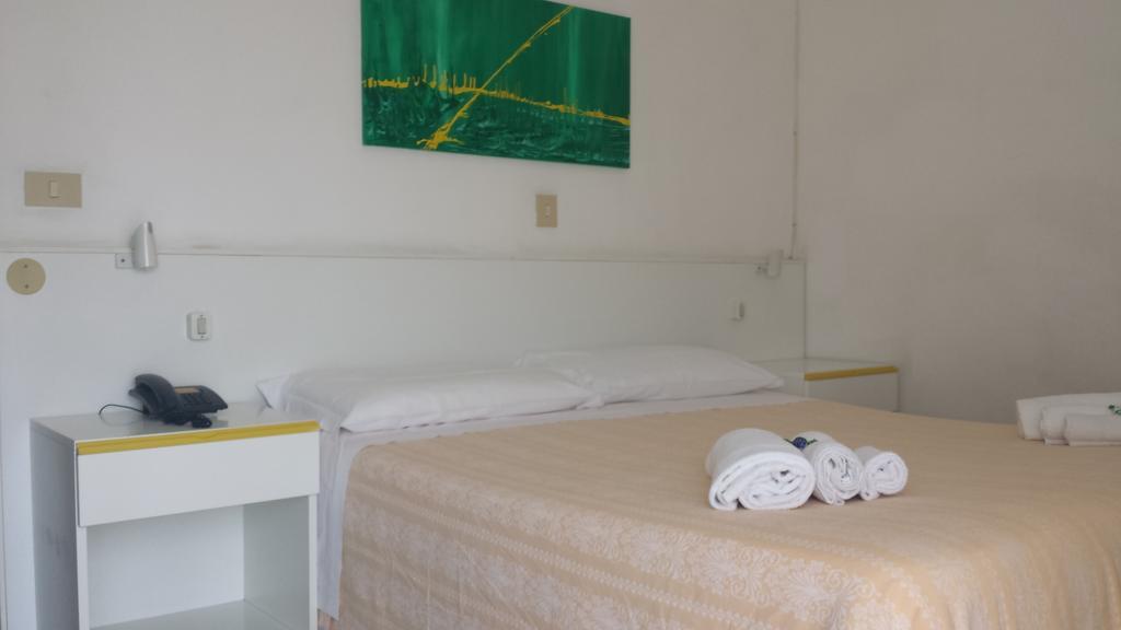 Hotel Flying Pesaro Ngoại thất bức ảnh
