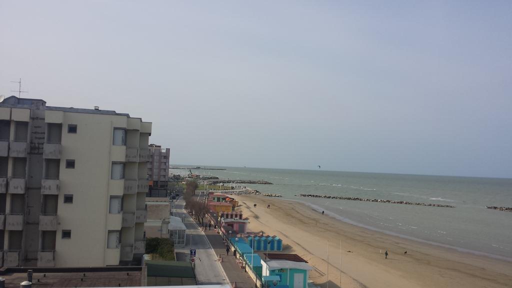 Hotel Flying Pesaro Ngoại thất bức ảnh