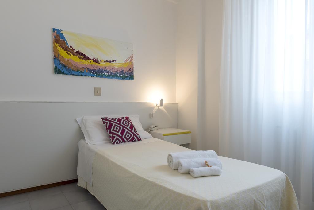 Hotel Flying Pesaro Ngoại thất bức ảnh