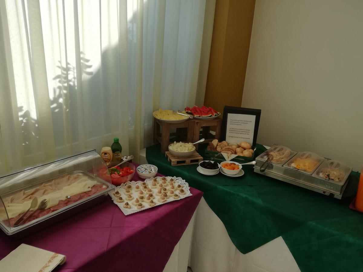 Hotel Flying Pesaro Ngoại thất bức ảnh